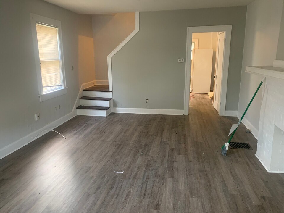 2420-2422-2422 Adams Ave in Columbus, OH - Building Photo
