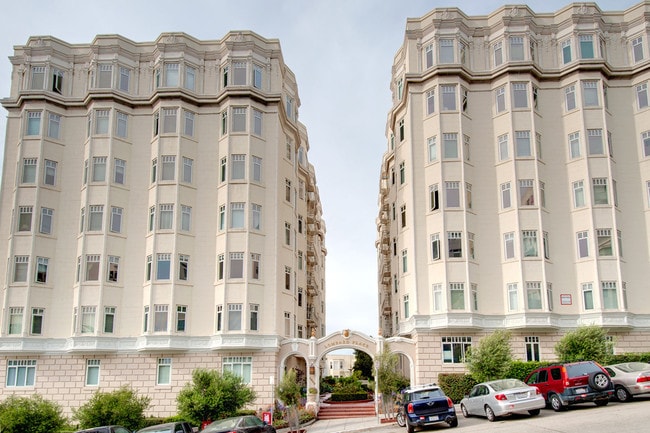 1320-1380 Lombard