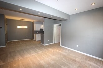7647 Mission Gorge Rd in San Diego, CA - Building Photo - Building Photo