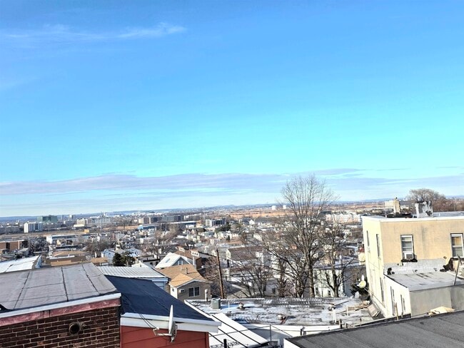 property at 1202 Hillside Pl