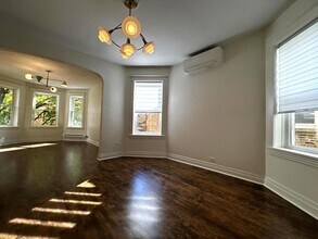 3078 N Davlin Ct in Chicago, IL - Building Photo - Building Photo