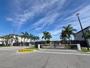 2741 NW 55th Way in Lauderhill, FL - Building Photo - Building Photo