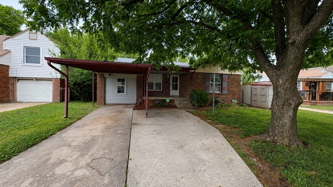 property at 733 SW 47th St