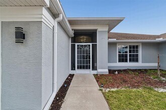 1062 Greenturf Rd in Spring Hill, FL - Building Photo - Building Photo