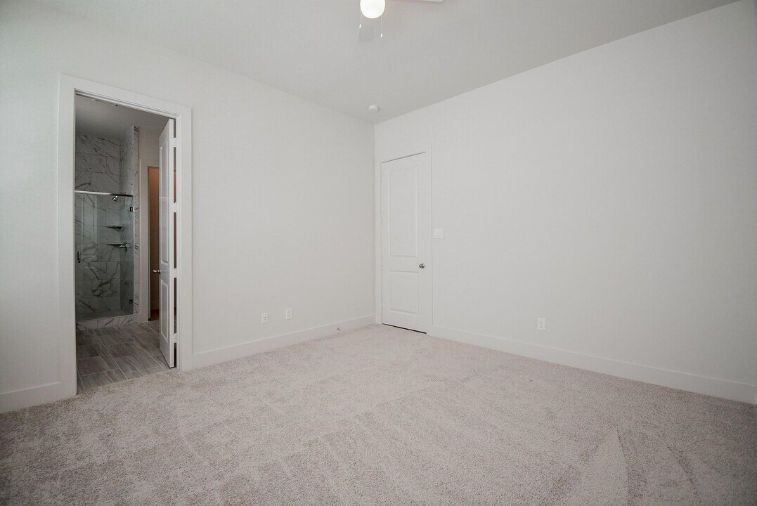 6017 Cypress St in Houston, TX - Building Photo