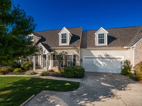 24 Fawn Meadow Ct in Powell, OH - Building Photo - Building Photo