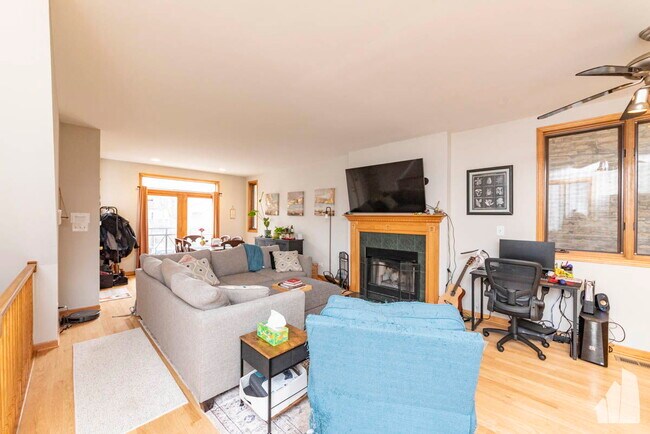 1401 N Artesian Ave in Chicago, IL - Building Photo - Building Photo