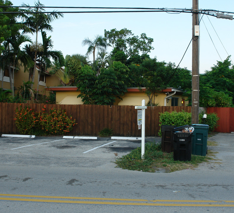 1303 Miami Rd in Fort Lauderdale, FL - Building Photo