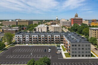 Metro Place Apartments in Lansing, MI - Building Photo - Building Photo