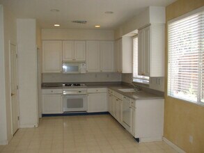 9560 Windrose Ln in Roseville, CA - Building Photo - Building Photo