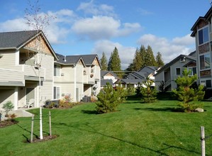 Summerwind Apartments in Kelso, WA - Building Photo - Building Photo