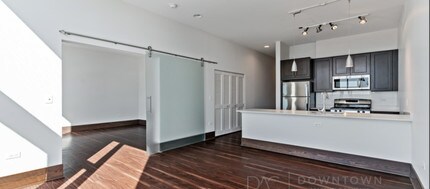 860 Blackhawk W St, Unit 1108 in Chicago, IL - Building Photo - Building Photo