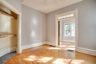 3108 Colfax Ave S, Unit 1 in Minneapolis, MN - Building Photo - Building Photo