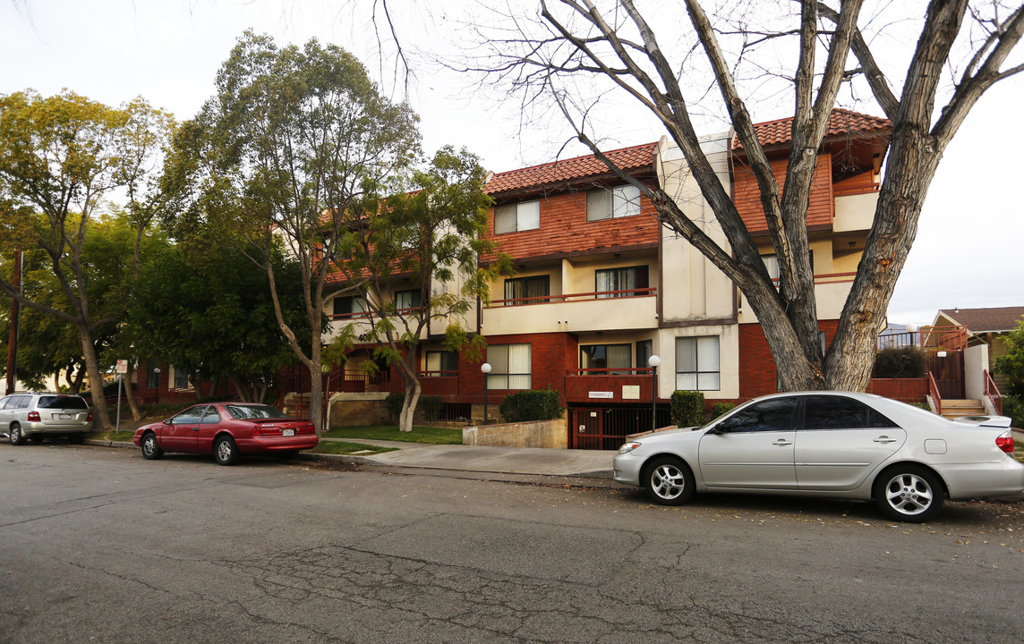 409 W Lomita Ave in Glendale, CA - Foto de edificio