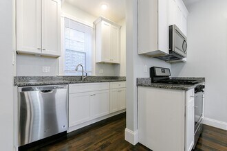 107 Harrishof St in Boston, MA - Building Photo - Building Photo