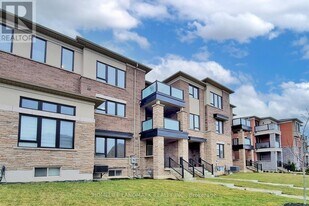 47 Sparks St in Aurora, ON - Building Photo