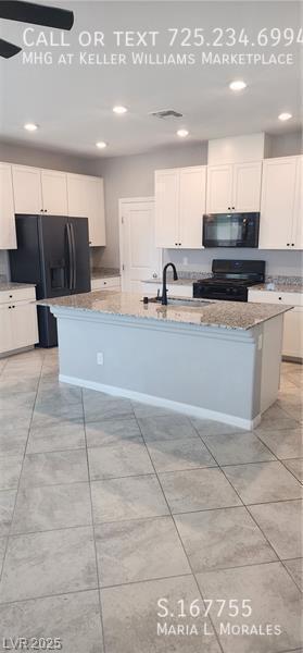 8796 Sapphire Coast Ave in Las Vegas, NV - Building Photo