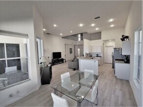 46 Pinnacle Cove in West Palm Beach, FL - Building Photo - Building Photo