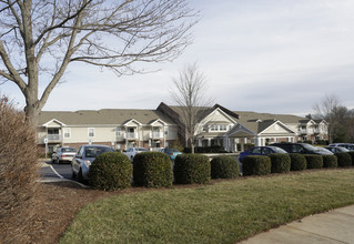 Crowell Square Apartments in Asheville, NC - Foto de edificio - Building Photo