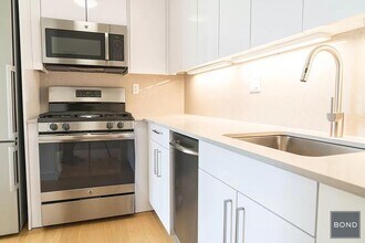 520 2nd Ave in New York, NY - Building Photo - Building Photo