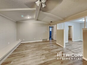 545 Sharp Dr in Desoto, TX - Building Photo - Building Photo
