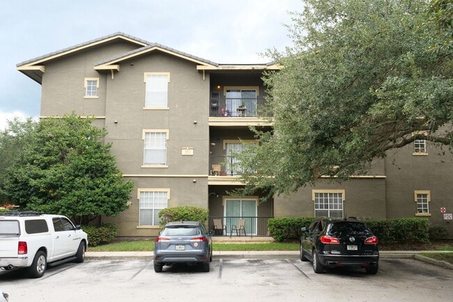 property at 102 Vista Verdi Cir