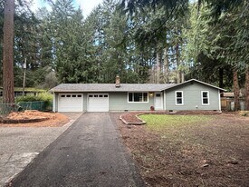 4435 Fir Dr NE in Bremerton, WA - Building Photo