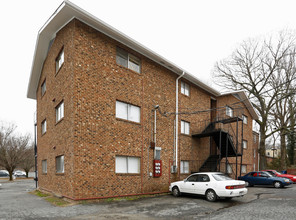 Executive Apartments in Durham, NC - Foto de edificio - Building Photo