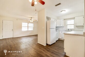 2312 32nd Ave N in St. Petersburg, FL - Foto de edificio - Building Photo