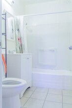 1637 Berkeley St in Santa Monica, CA - Building Photo - Building Photo