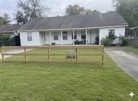 2619 Oleander Dr in Pasadena, TX - Building Photo