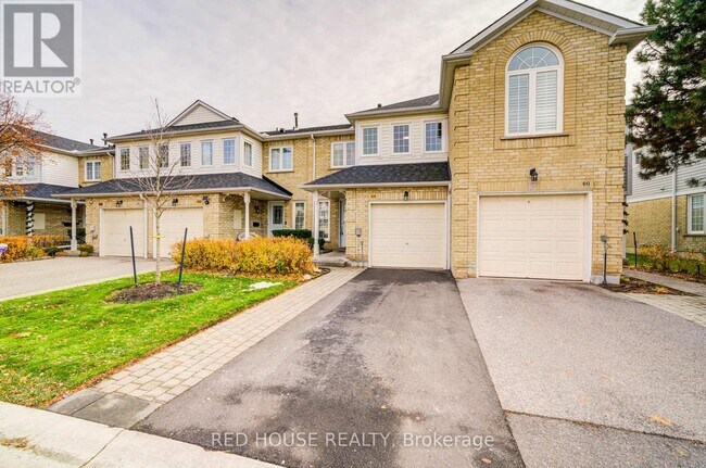 48 Heathcliffe Square in Brampton, ON - Building Photo - Building Photo