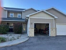 623 Foxglove Ln in Whitewater, WI - Building Photo