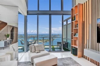 1100 Biscayne Blvd in Miami, FL - Building Photo - Building Photo
