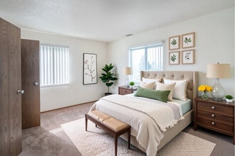 Van Horne Estates Apartments in El Paso, TX - Building Photo - Building Photo