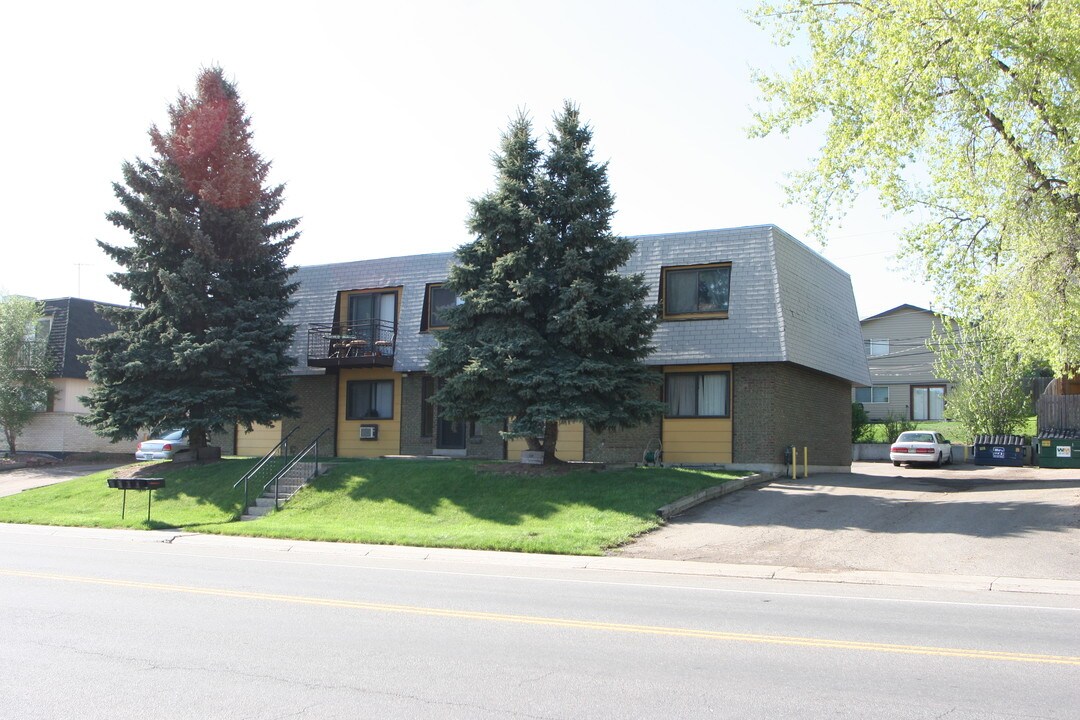 9406 W 57th Ave in Arvada, CO - Building Photo