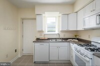 210 N Montford Ave photo'