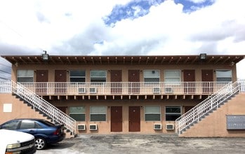 419 SW 2nd Ave in Homestead, FL - Foto de edificio - Building Photo