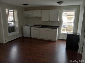 31 Main St-Unit -3G in Warwick, NY - Building Photo - Building Photo