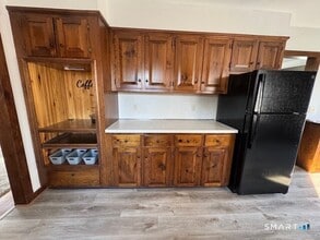 18 Cleveland St in Stonington, CT - Building Photo - Building Photo