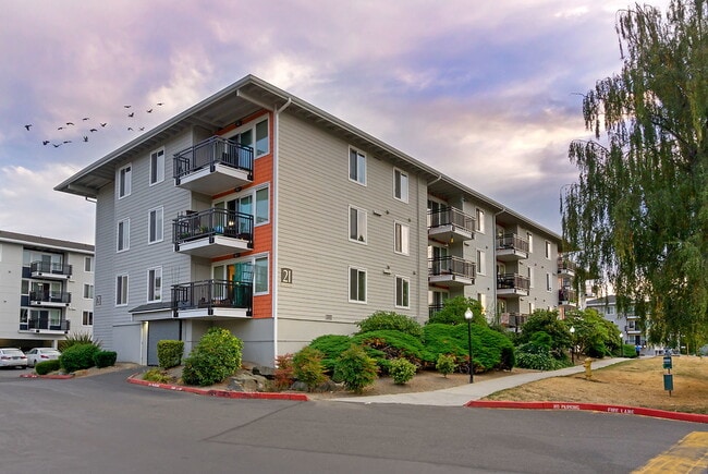 Woodland Commons in Bellevue, WA - Foto de edificio - Building Photo