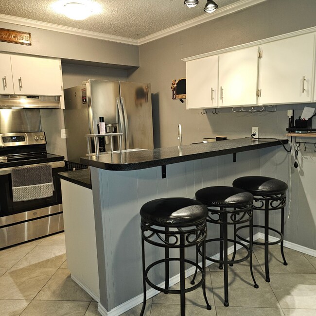 5311 Costa Mesa St in San Antonio, TX - Foto de edificio - Building Photo