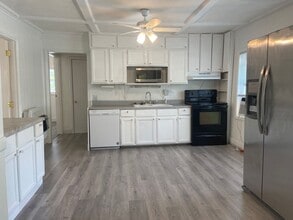 703 Brown St in Branson, MO - Building Photo - Building Photo