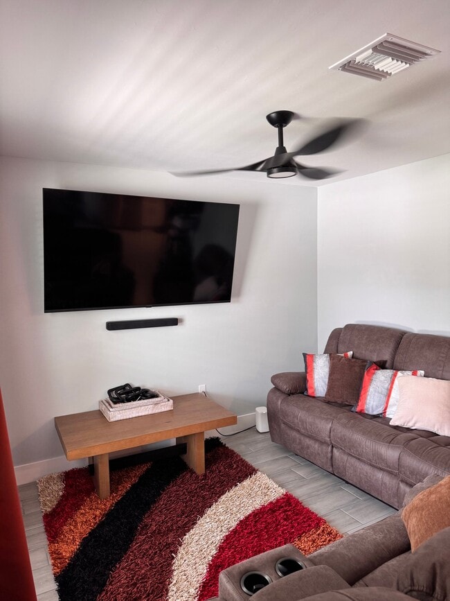 3665 Michigan Ave in Ft. Myers, FL - Building Photo - Building Photo