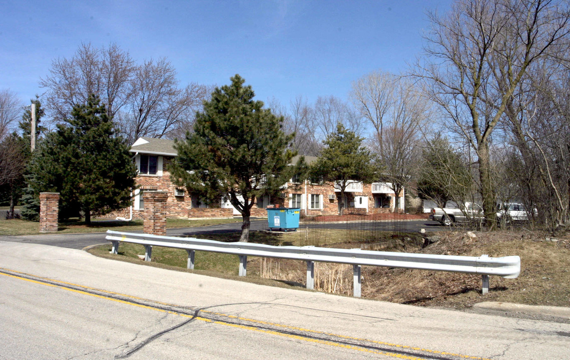 1009 Depot Rd in Gurnee, IL - Building Photo