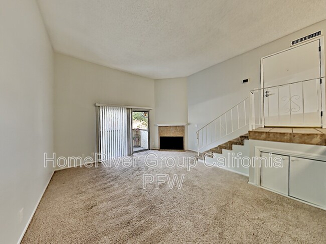 5500 Lindley Ave in Los Angeles, CA - Building Photo - Building Photo