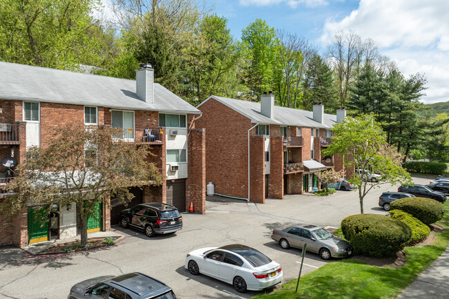 Tuxedo Heights Condominiums