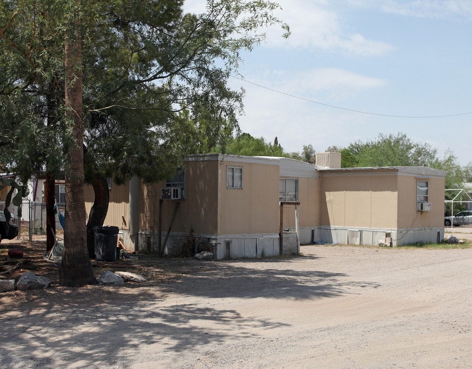 1620 W Farr St in Tucson, AZ - Foto de edificio