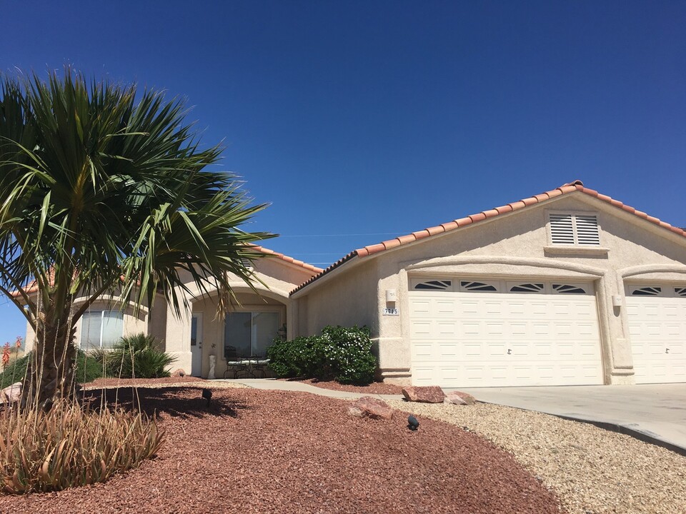 3715 Beachview Dr in Lake Havasu City, AZ - Building Photo