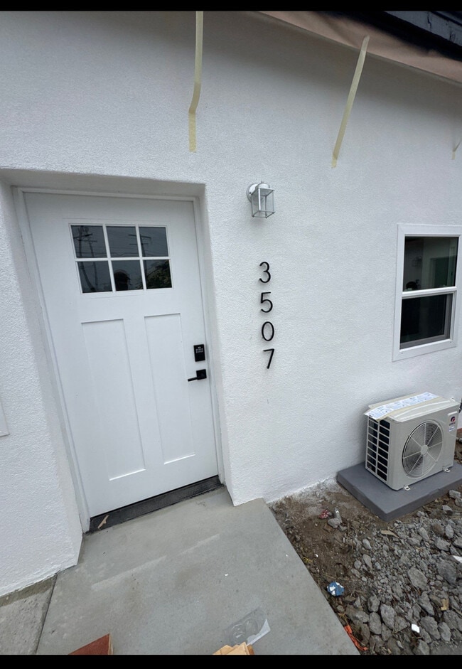 289 35th St, Unit 3505 in San Diego, CA - Foto de edificio - Building Photo